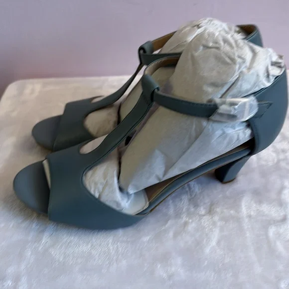 Giani Bernini Womens Claraa Open-Toe T-Strap Dress Sandals Size 8.5 - Picture 8 of 13